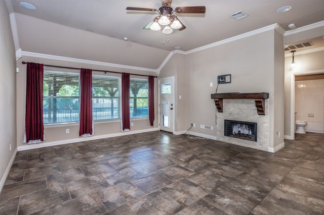 1812 Copper Leaf Drive, Corinth, TX 76210