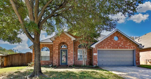 1812 Copper Leaf Drive, Corinth, TX 76210
