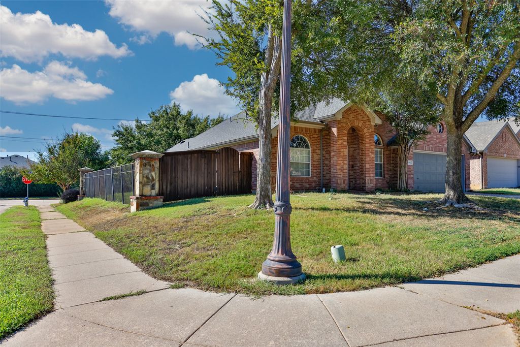 1812 Copper Leaf Drive, Corinth, TX 76210 — photo 5