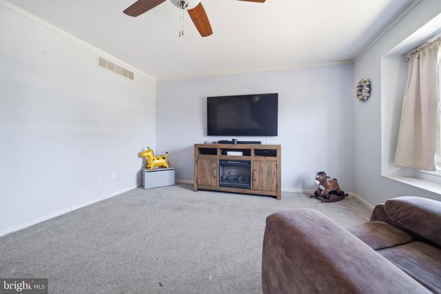 545 W 6TH ST, Pennsburg, PA 18073