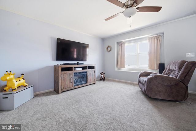 545 W 6TH ST, Pennsburg, PA 18073