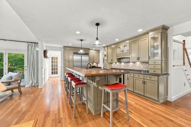 37 Chestnut Street, North Andover, MA 01845