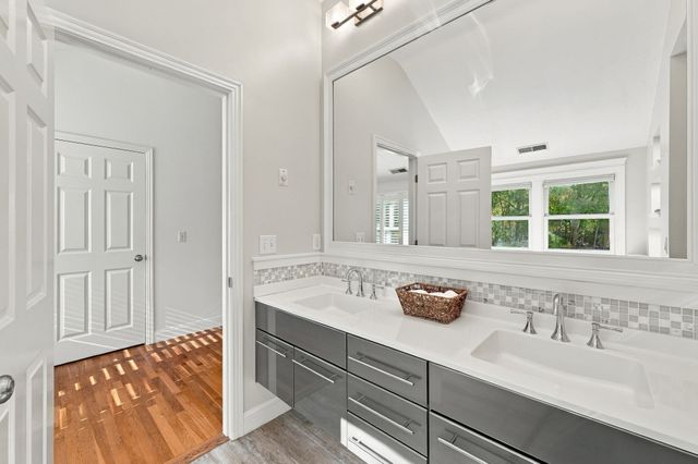 37 Chestnut Street, North Andover, MA 01845