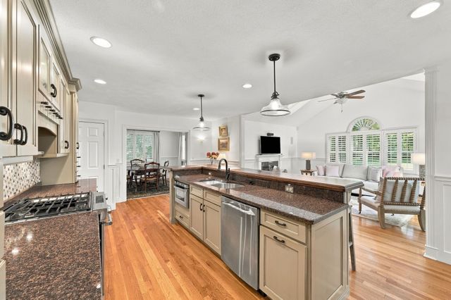 37 Chestnut Street, North Andover, MA 01845