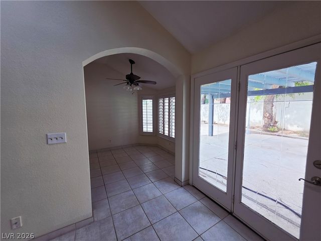 2920 Setting Sun Street, Las Vegas, NV 89117