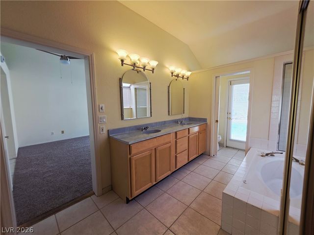 2920 Setting Sun Street, Las Vegas, NV 89117
