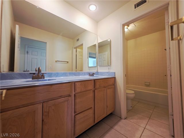 2920 Setting Sun Street, Las Vegas, NV 89117