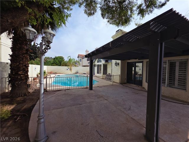 2920 Setting Sun Street, Las Vegas, NV 89117