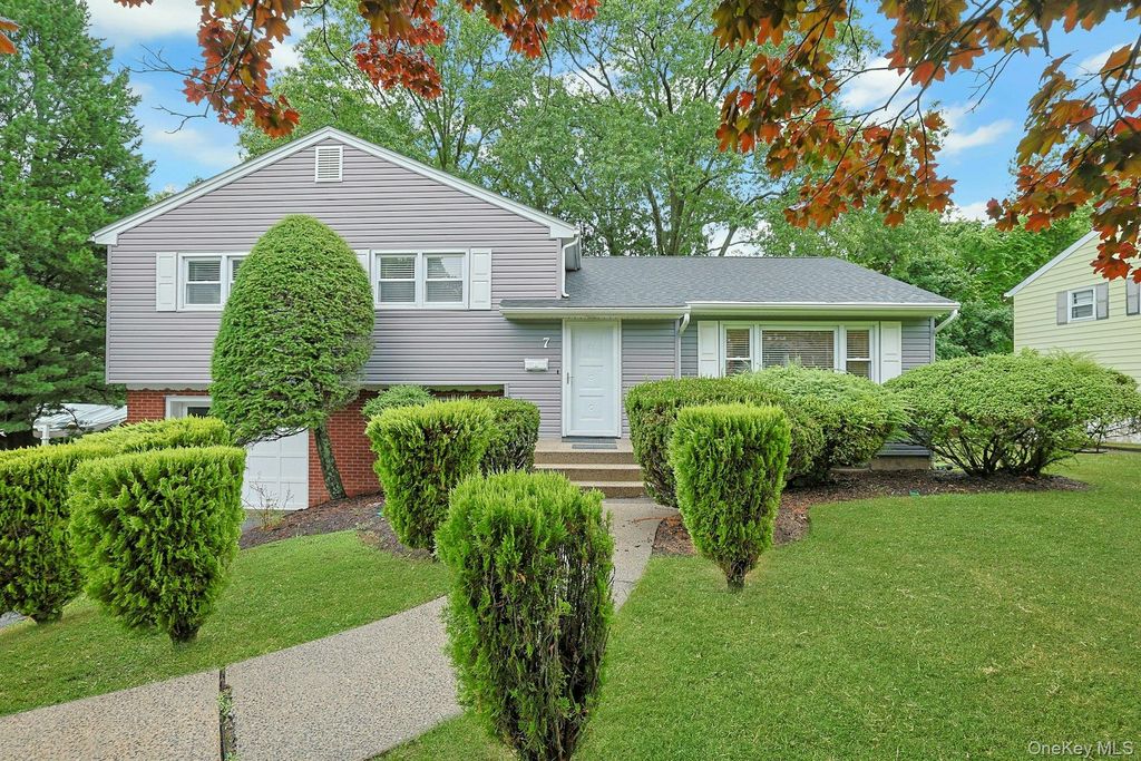 7 Stewart Place, Spring Valley, NY 10977