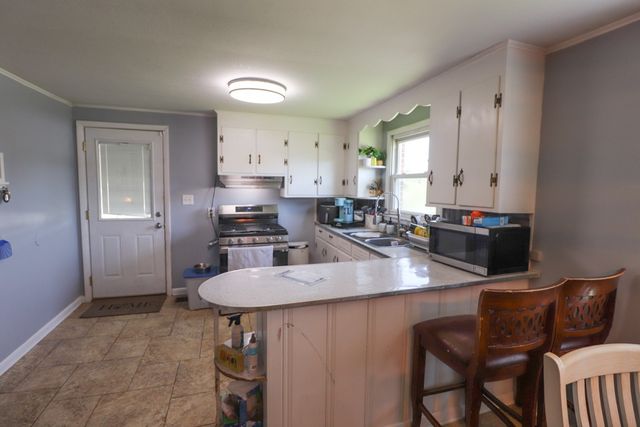 814 W End Ave, Mcminnville, TN 37110
