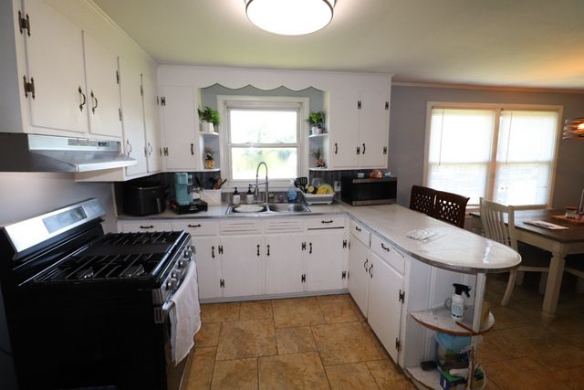 814 W End Ave, Mcminnville, TN 37110