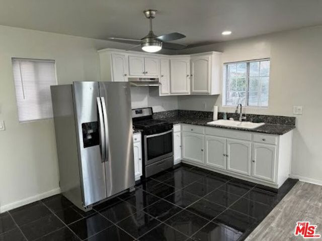 644 E 118th Place, Los Angeles, CA 90059