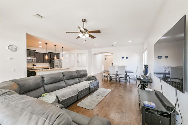 24622 Emerald Pool Falls Drive, Tomball, TX 77375