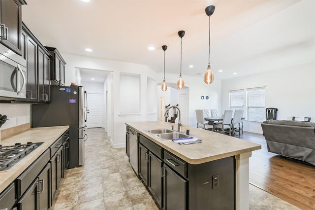 24622 Emerald Pool Falls Drive, Tomball, TX 77375