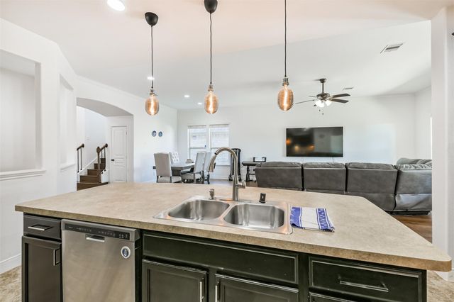 24622 Emerald Pool Falls Drive, Tomball, TX 77375