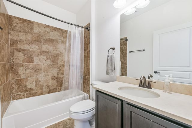 24622 Emerald Pool Falls Drive, Tomball, TX 77375