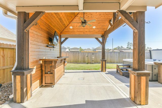 24622 Emerald Pool Falls Drive, Tomball, TX 77375