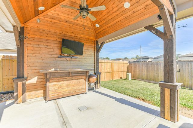 24622 Emerald Pool Falls Drive, Tomball, TX 77375