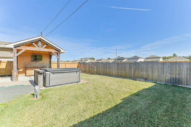 24622 Emerald Pool Falls Drive, Tomball, TX 77375