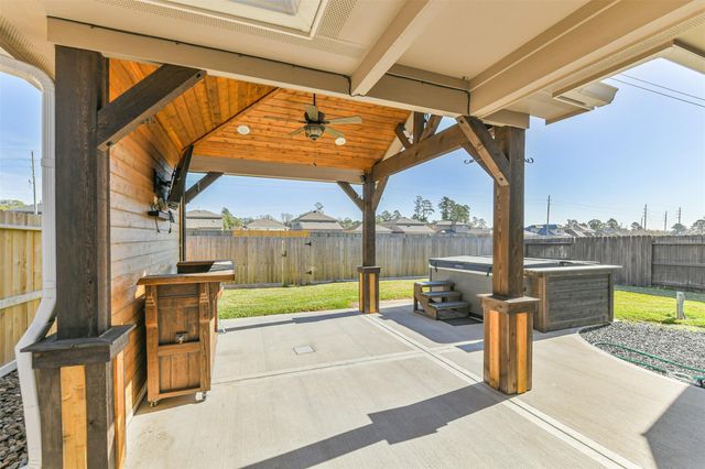 24622 Emerald Pool Falls Drive, Tomball, TX 77375