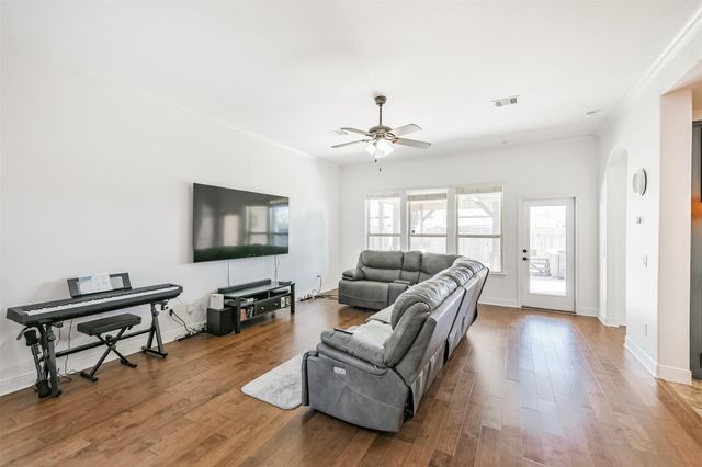 24622 Emerald Pool Falls Drive, Tomball, TX 77375