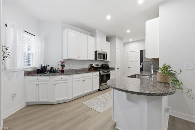 262 Bowler WAY, Smithfield, VA 23430