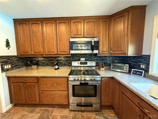 1413 Creek Pointe, Farmington, NY 14425