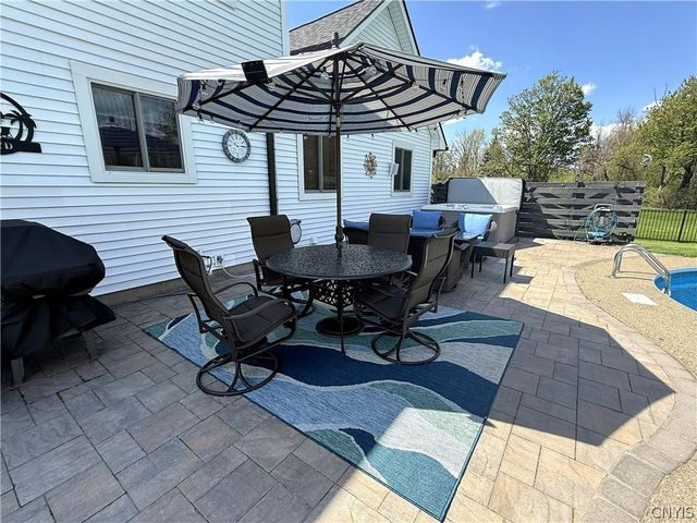 1413 Creek Pointe, Farmington, NY 14425