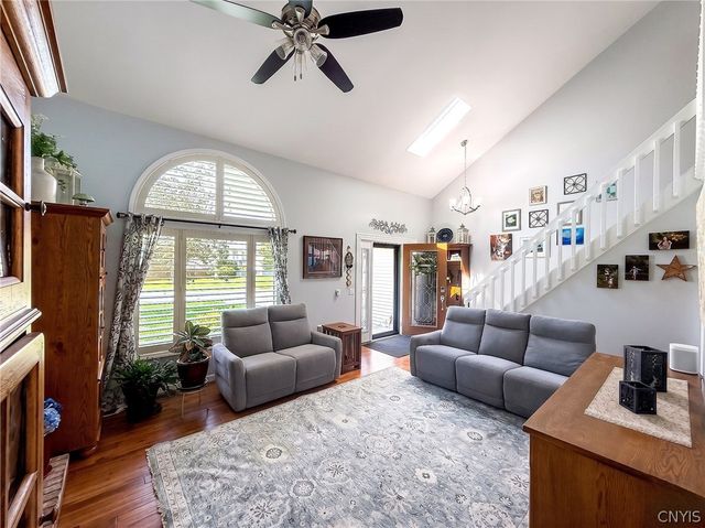 1413 Creek Pointe, Farmington, NY 14425