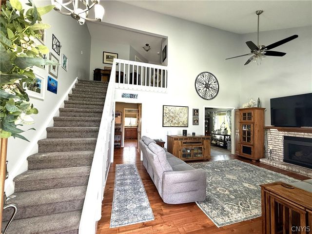 1413 Creek Pointe, Farmington, NY 14425