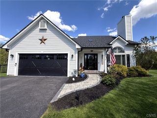 1413 Creek Pointe, Farmington, NY 14425