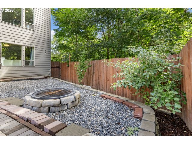 16531 Se ECKERT Ln, Damascus, OR 97089
