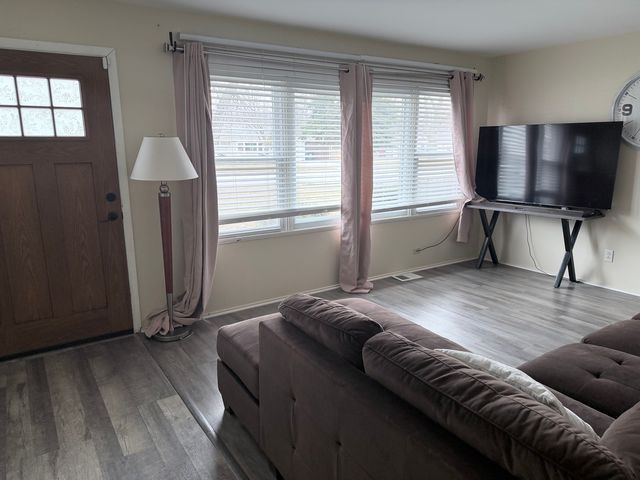 404 N Kinzie Street, Thornton, IL 60476