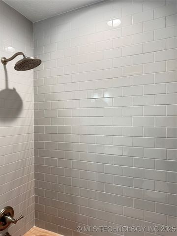 1335 N McFarland Place, Claremore, OK 74017