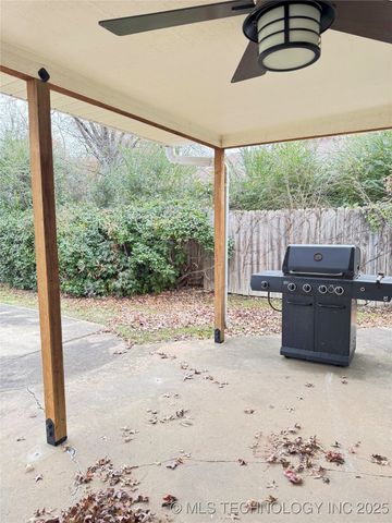 1335 N McFarland Place, Claremore, OK 74017