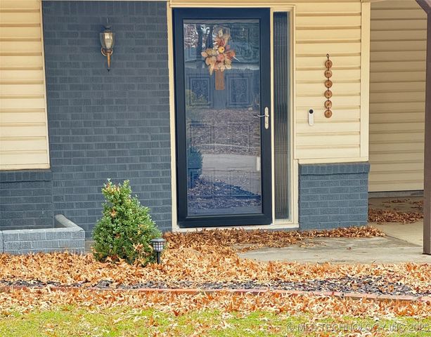 1335 N McFarland Place, Claremore, OK 74017