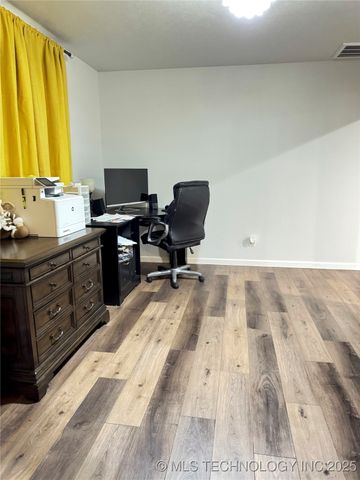 1335 N McFarland Place, Claremore, OK 74017