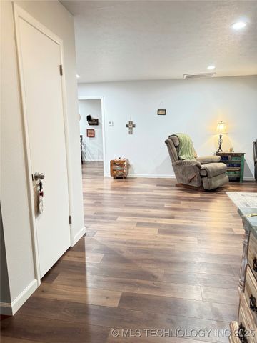 1335 N McFarland Place, Claremore, OK 74017