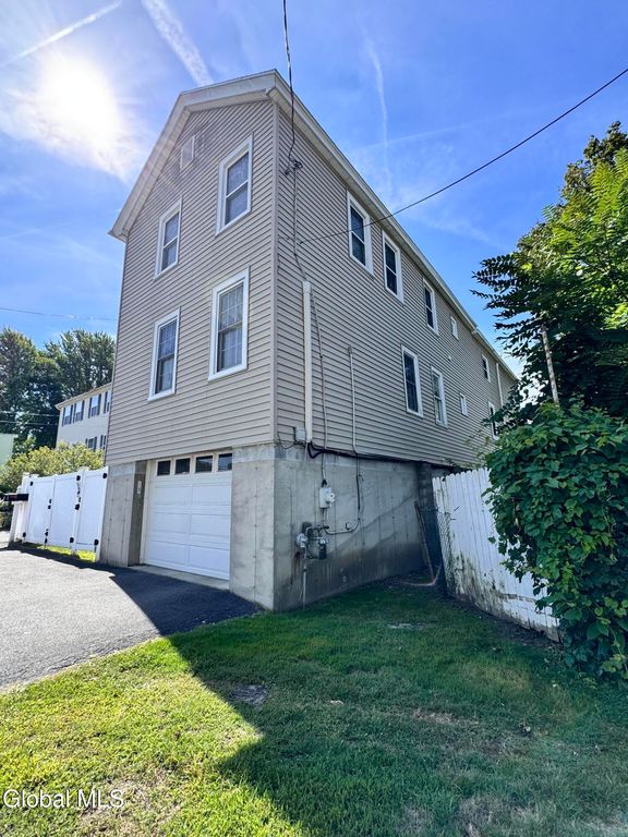 25 Mohawk Avenue 2, Waterford, NY 12188