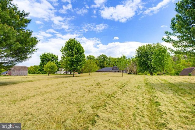 112 SAW MILL RD, Elizabethtown, PA 17022