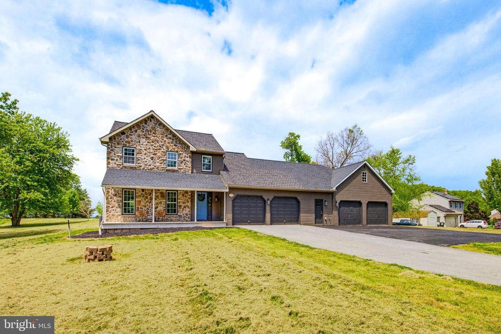 112 SAW MILL RD, Elizabethtown, PA 17022