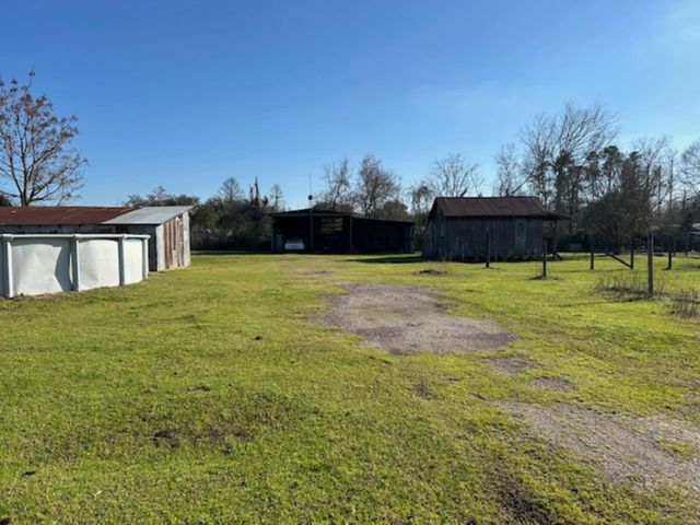 34743 Betka Road, Waller, TX 77484
