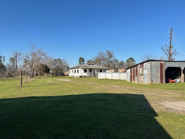 34743 Betka Road, Waller, TX 77484