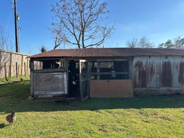 34743 Betka Road, Waller, TX 77484