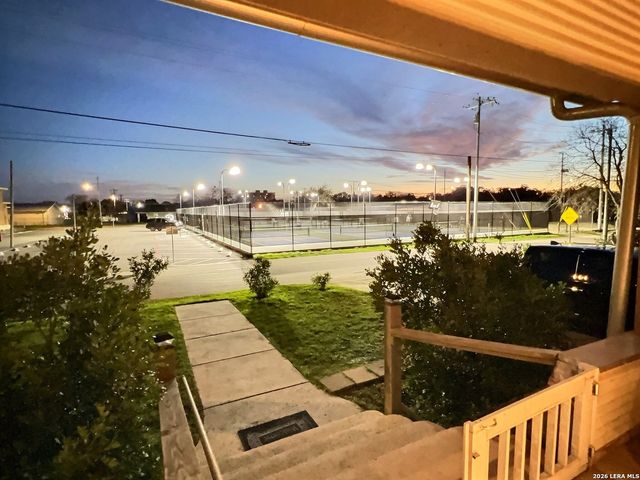 404 W Walnut, Seguin, TX 78155