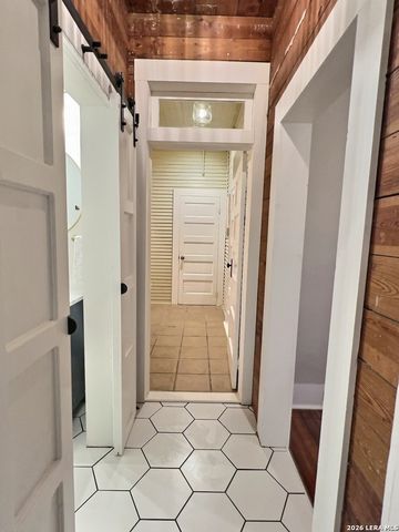 404 W Walnut, Seguin, TX 78155