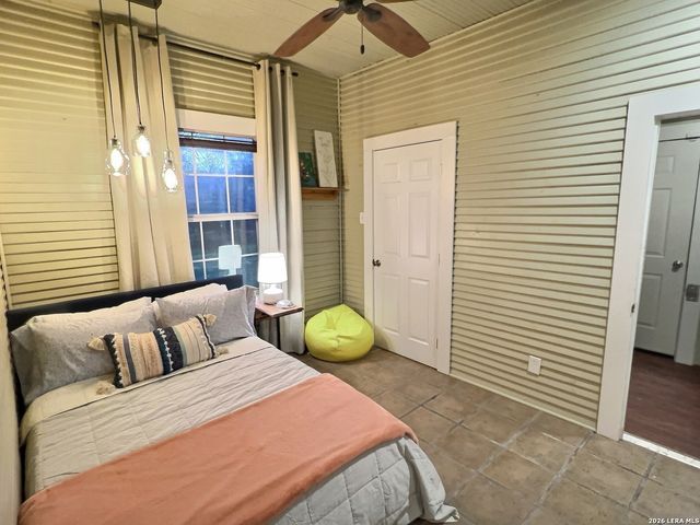 404 W Walnut, Seguin, TX 78155