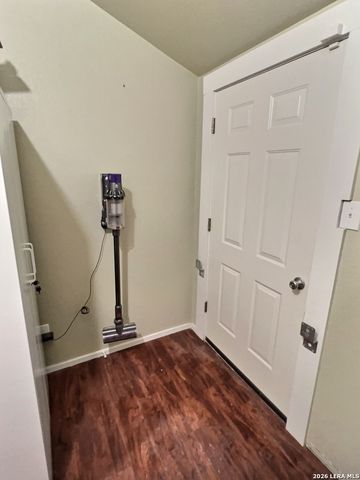 404 W Walnut, Seguin, TX 78155