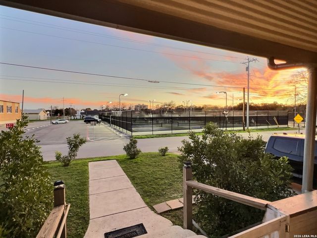 404 W Walnut, Seguin, TX 78155