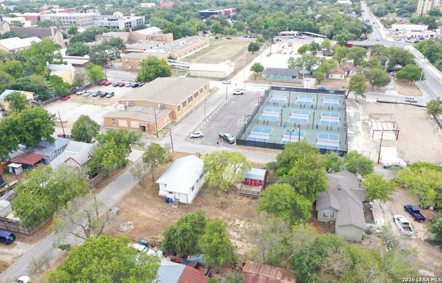 404 W Walnut, Seguin, TX 78155